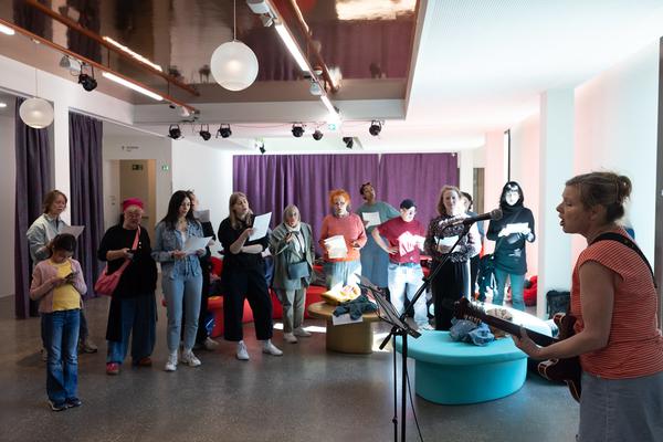 Community Outreach: Chor der schönen Aussichten @ Open House (Belvedere 21, 26.4.2026) Foto: eSeL.at - Lorenz Seidler