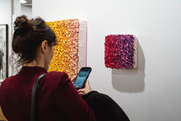 Paper Positions Vienna 2025 - Smudajescheck (Semperdepot, 13.11.2025) Foto: eSeL.at - Robert Puteanu