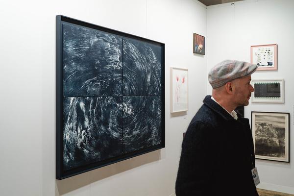 Paper Positions Vienna 2025 - Galerie Krinzinger (Semperdepot, 13.11.2025) Foto: eSeL.at - Robert Puteanu