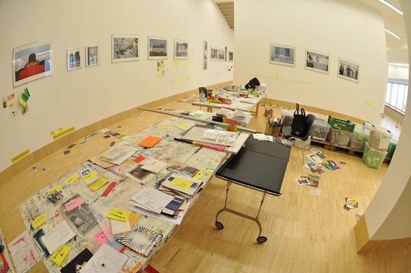 Die Sammlung eSeL. Aufbau (bis 4.5.2016, Essl Museum) Foto: Marlin Essl