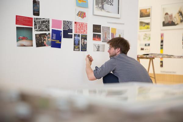 Essl Museum: Die Sammlung eSeL - Aufbau (4.4. - 4.5.2016) <a href="http://www.essl.museum/sammlungesel" rel="noreferrer nofollow">www.essl.museum/sammlungesel</a> | Foto: <a href="http://eSeL.at" rel="noreferrer nofollow">eSeL.at</a> - Akbar Muratov Foto: eSeL.at  - Akbar Muratov