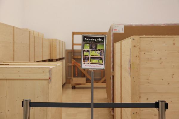 Essl Museum: Die Sammlung eSeL - Laborpraxis (4.4. - 4.5.2016) <a href="http://www.essl.museum/sammlungesel" rel="noreferrer nofollow">www.essl.museum/sammlungesel</a> | Foto: <a href="http://eSeL.at" rel="noreferrer nofollow">eSeL.at</a> - Akbar Muratov Foto: eSeL.at - Akbar Muratov