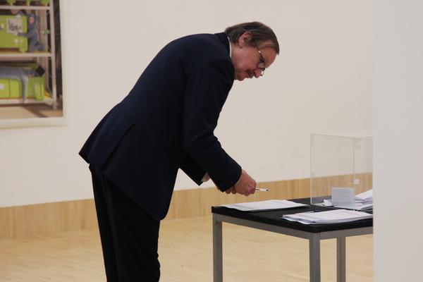 Essl Museum: Die Sammlung eSeL - Laborpraxis (4.4. - 4.5.2016) <a href="http://www.essl.museum/sammlungesel" rel="noreferrer nofollow">www.essl.museum/sammlungesel</a> | Foto: <a href="http://eSeL.at" rel="noreferrer nofollow">eSeL.at</a> - Akbar Muratov Foto: eSeL.at - Akbar Muratov