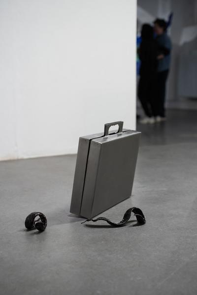 piercing through (das weisse haus, 08.11.2025 - 24.01.2026) Foto: eSeL.at - Sarah Tasha