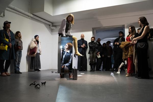 piercing through (das weisse haus, 08.11.2025 - 24.01.2026) Foto: eSeL.at - Sarah Tasha