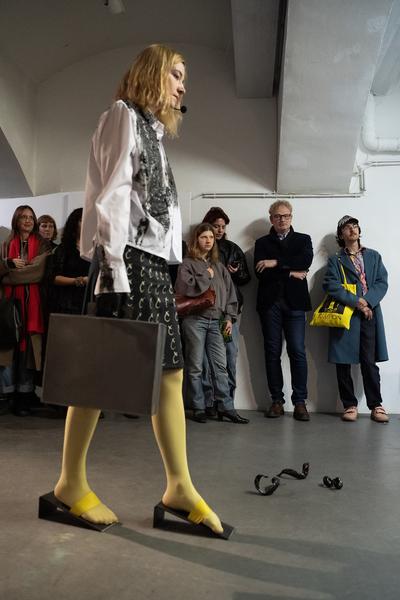 piercing through (das weisse haus, 08.11.2025 - 24.01.2026) Foto: eSeL.at - Sarah Tasha