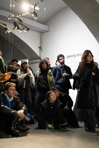 piercing through (das weisse haus, 08.11.2025 - 24.01.2026) Foto: eSeL.at - Sarah Tasha