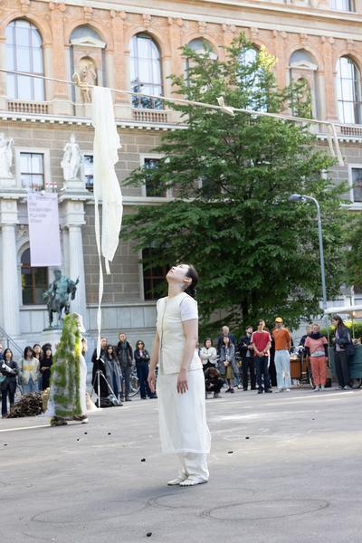 So Young Park "Calling" @ Platz nehmen #5 "Let´s stick with the Unicorns" (Akademie @ Schillerplatz, 13.5.2026) Foto: eSeL.at - Lorenz Seidler