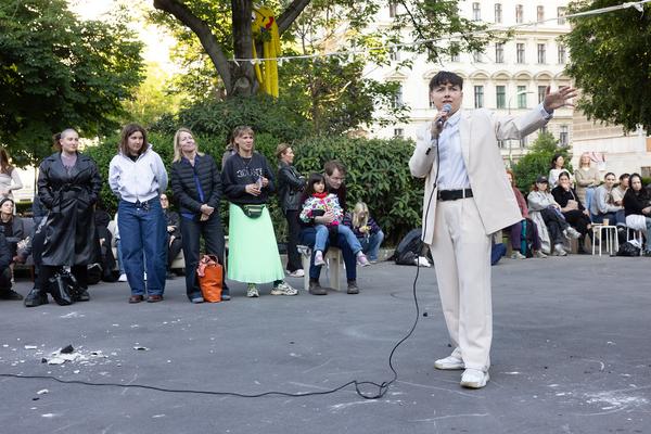 Marin Shamov "This is because of Love" @ Platz nehmen #5 "Let´s stick with the Unicorns" (Akademie @ Schillerplatz, 13.5.2026) Foto: eSeL.at - Lorenz Seidler