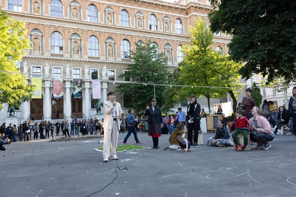 Marin Shamov "This is because of Love" @ Platz nehmen #5 "Let´s stick with the Unicorns" (Akademie @ Schillerplatz, 13.5.2026) Foto: eSeL.at - Lorenz Seidler