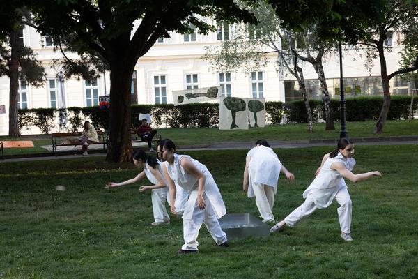 Jiyeong Kim "Contact and Collapse" @ Platz nehmen #5 "Let´s stick with the Unicorns" (Akademie @ Schillerplatz, 13.5.2026) Foto: eSeL.at - Lorenz Seidler