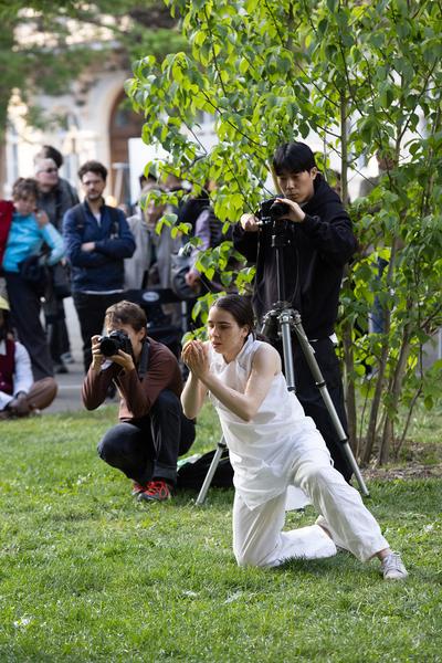 Jiyeong Kim "Contact and Collapse" @ Platz nehmen #5 "Let´s stick with the Unicorns" (Akademie @ Schillerplatz, 13.5.2026) Foto: eSeL.at - Lorenz Seidler