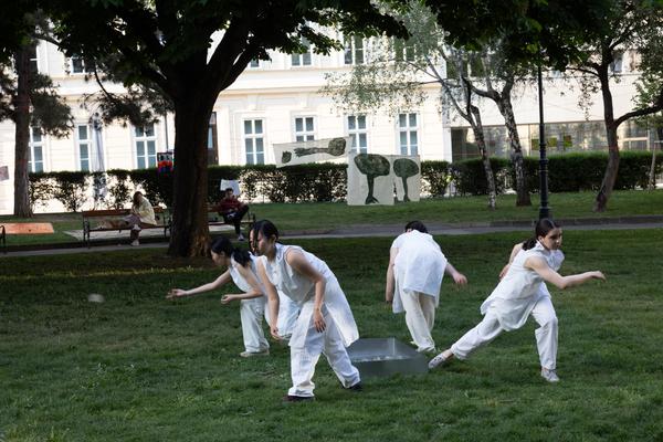 Jiyeong Kim "Contact and Collapse" @ Platz nehmen #5 "Let´s stick with the Unicorns" (Akademie @ Schillerplatz, 13.5.2026) Foto: eSeL.at - Lorenz Seidler