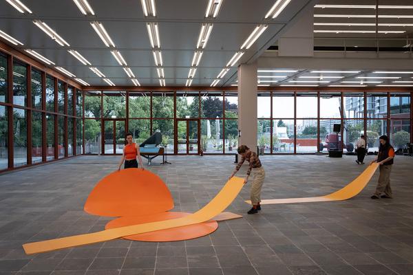 "Janus" Von Katrin Hornek und Karin Pauer (Public Program @ Belvedere 21, 20.6. &amp; 21.6.2025) Foto: eSeL.at - Lorenz Seidler