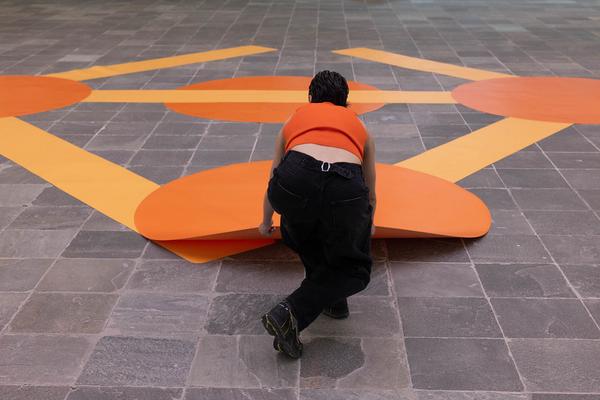 "Janus" Von Katrin Hornek und Karin Pauer (Public Program @ Belvedere 21, 20.6. &amp; 21.6.2025) Foto: eSeL.at - Lorenz Seidler