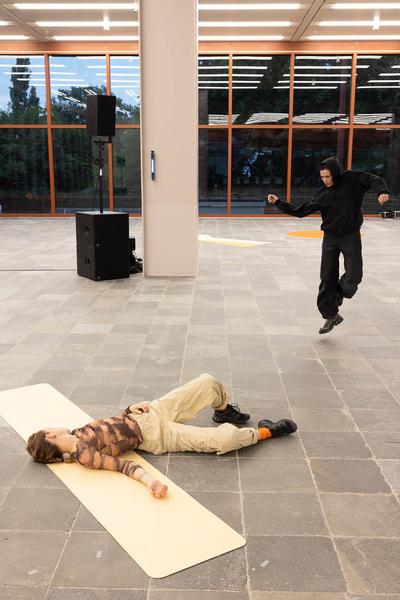 "Janus" Von Katrin Hornek und Karin Pauer (Public Program @ Belvedere 21, 20.6. &amp; 21.6.2025) Foto: eSeL.at - Lorenz Seidler