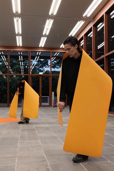 "Janus" Von Katrin Hornek und Karin Pauer (Public Program @ Belvedere 21, 20.6. &amp; 21.6.2025) Foto: eSeL.at - Lorenz Seidler