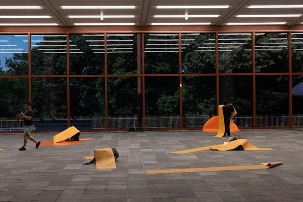 "Janus" Von Katrin Hornek und Karin Pauer (Public Program @ Belvedere 21, 20.6. &amp; 21.6.2025) Foto: eSeL.at - Lorenz Seidler