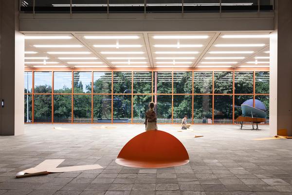 "Janus" Von Katrin Hornek und Karin Pauer (Public Program @ Belvedere 21, 20.6. &amp; 21.6.2025) Foto: eSeL.at - Lorenz Seidler