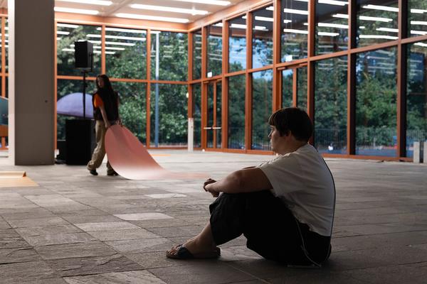 "Janus" Von Katrin Hornek und Karin Pauer (Public Program @ Belvedere 21, 20.6. &amp; 21.6.2025) Foto: eSeL.at - Lorenz Seidler
