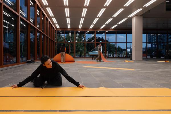 "Janus" Von Katrin Hornek und Karin Pauer (Public Program @ Belvedere 21, 20.6. &amp; 21.6.2025) Foto: eSeL.at - Lorenz Seidler