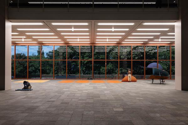 "Janus" Von Katrin Hornek und Karin Pauer (Public Program @ Belvedere 21, 20.6. &amp; 21.6.2025) Foto: eSeL.at - Lorenz Seidler