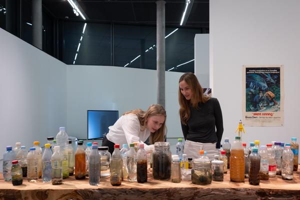 Ralo Mayer &quot;47 Stoffe&quot; (Landesgalerie Burgenland, 25.10.2025 - 25.1.2026) Foto: eSeL.at - Lorenz Seidler