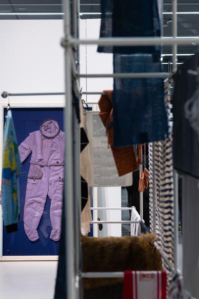 Ralo Mayer &quot;47 Stoffe&quot; (Landesgalerie Burgenland, 25.10.2025 - 25.1.2026) Foto: eSeL.at - Lorenz Seidler