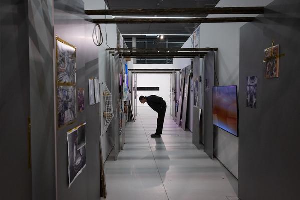 Ralo Mayer &quot;47 Stoffe&quot; (Landesgalerie Burgenland, 25.10.2025 - 25.1.2026) Foto: eSeL.at - Lorenz Seidler