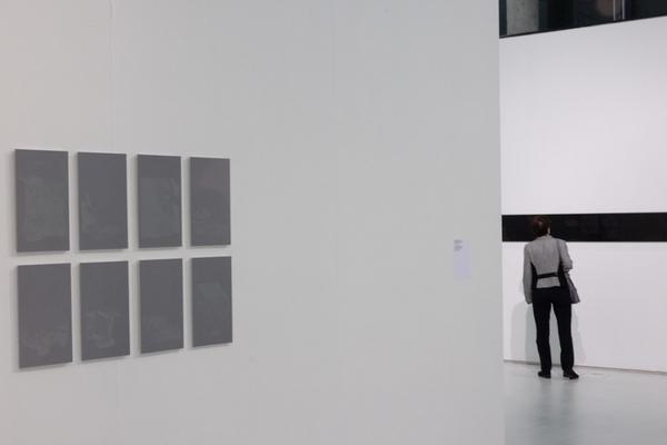 Ralo Mayer "47 Stoffe" (Landesgalerie Burgenland, 25.10.2025 - 25.1.2026) Foto: eSeL.at - Lorenz Seidler