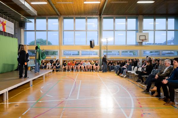 Viertelfestival: Reden wir darüber... in der Pause. Begegnungen zwischen den Unterrichtsstunden (BG Amstetten, 22.05.2025) Foto: eSeL.at - Joanna Pianka