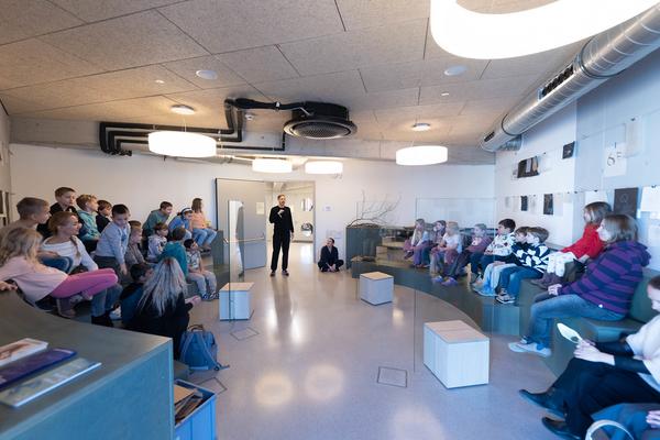 ReGenerativa: Kay Walkowiak &quot;Tiere und andere Spezies, Natur und Pflanzen&quot;  (Kinder Kunst Labor, 19.11.2025) Foto: eSeL.at - Lorenz Seidler