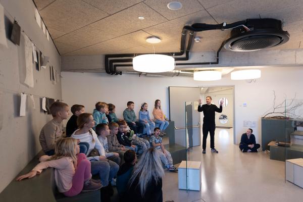 ReGenerativa: Kay Walkowiak &quot;Tiere und andere Spezies, Natur und Pflanzen&quot;  (Kinder Kunst Labor, 19.11.2025) Foto: eSeL.at - Lorenz Seidler