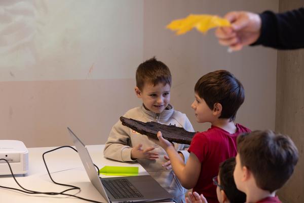 ReGenerativa: Herwig Turk &quot;Wasser&quot; (Kinder Kunst Labor, 19.11.2025) Foto: eSeL.at - Lorenz Seidler