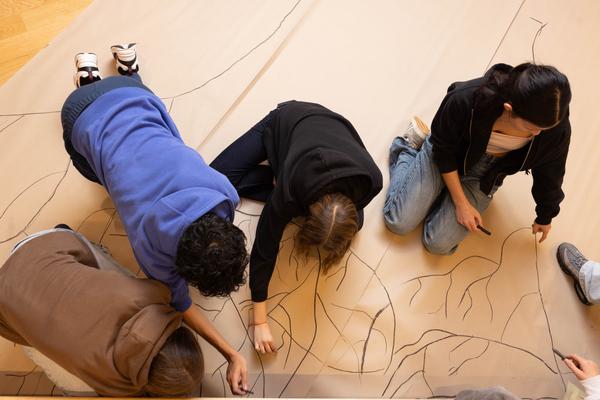 ReGenerativa: Andreas Hoffer &quot;Wald/Holz&quot; (Kinder Kunst Labor, 19.11.2025) Foto: eSeL.at - Lorenz Seidler