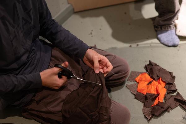 ReGenerativa: Karin Oèbster &quot;Textilien&quot; (Kinder Kunst Labor, 19.11.2025) Foto: eSeL.at - Lorenz Seidler