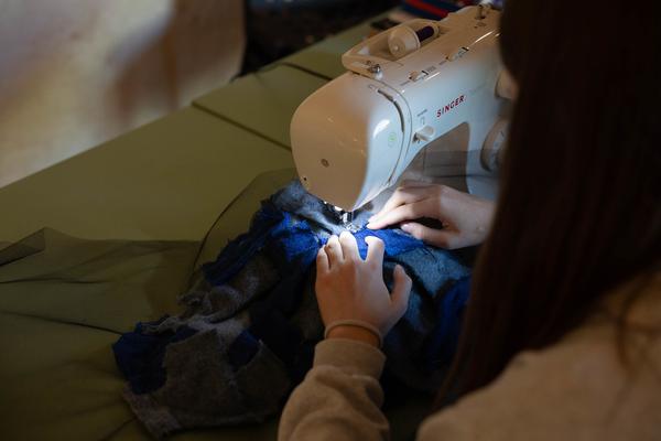 ReGenerativa: Karin Oèbster &quot;Textilien&quot; (Kinder Kunst Labor, 19.11.2025) Foto: eSeL.at - Lorenz Seidler