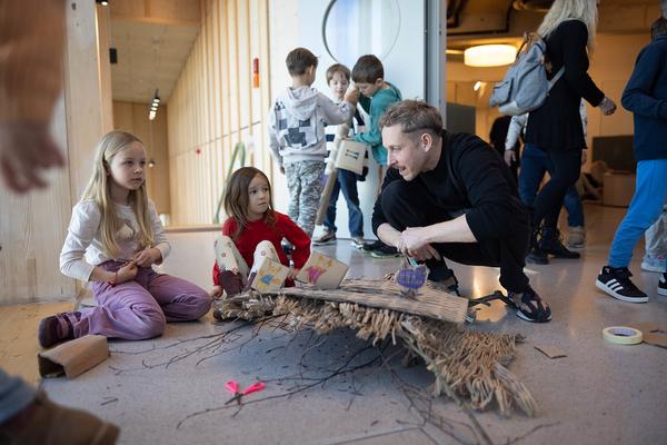 ReGenerativa: Kay Walkowiak &quot;Tiere und andere Spezies, Natur und Pflanzen&quot;  (Kinder Kunst Labor, 19.11.2025) Foto: eSeL.at - Lorenz Seidler