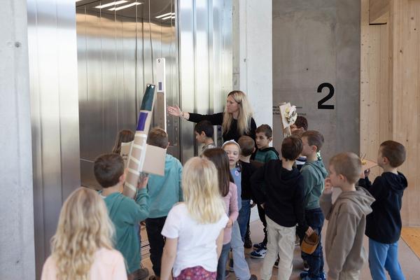 ReGenerativa: Kay Walkowiak &quot;Tiere und andere Spezies, Natur und Pflanzen&quot;  (Kinder Kunst Labor, 19.11.2025) Foto: eSeL.at - Lorenz Seidler