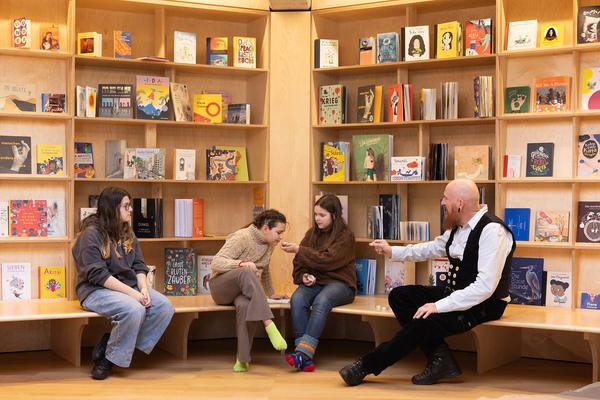 ReGenerativa: Andreas Hoffer &quot;Wald/Holz&quot; (Kinder Kunst Labor, 19.11.2025) Foto: eSeL.at - Lorenz Seidler