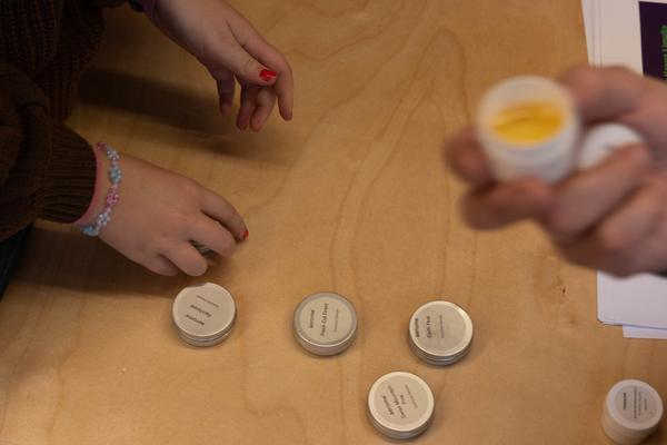 ReGenerativa: Andreas Hoffer &quot;Wald/Holz&quot; (Kinder Kunst Labor, 19.11.2025) Foto: eSeL.at - Lorenz Seidler