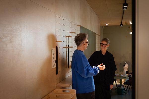 ReGenerativa: Karin Oèbster &quot;Textilien&quot; (Kinder Kunst Labor, 19.11.2025) Foto: eSeL.at - Lorenz Seidler