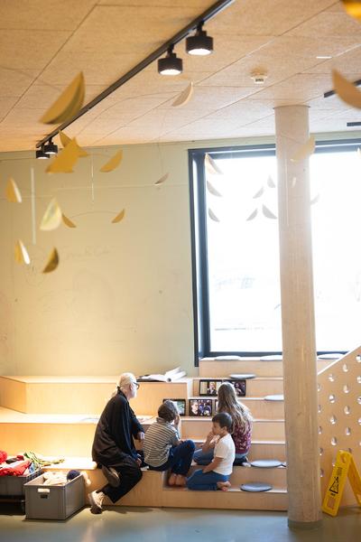 ReGenerativa: Karin Oèbster &quot;Textilien&quot; (Kinder Kunst Labor, 19.11.2025) Foto: eSeL.at - Lorenz Seidler