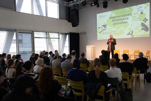 ReGenerativa "Regenerativen Wohlstand gestalten" Auftaktveranstaltung (New Design University St. Pölten, 27.11.2025) Foto: eSeL.at - Lorenz Seidler