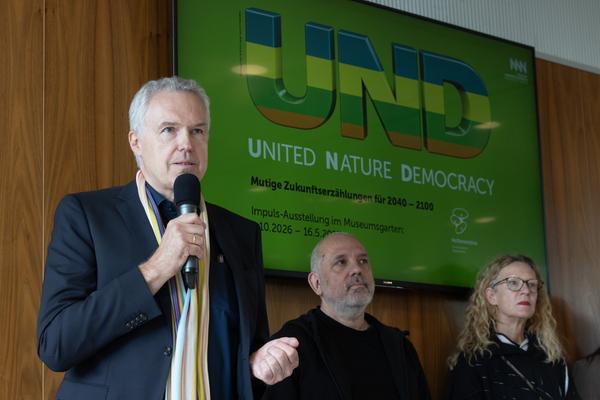 Eröffnung: ReGenerativa "UND - United Nature Democracy" Mutige Zukunftserzählungen für 2040–2100 (Museum Niederösterreich - Museumsgarten, St. Pölten, 8.10.2026) Foto: eSeL.at - Lorenz Seidler