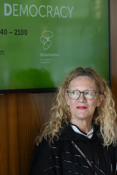 Eröffnung: ReGenerativa "UND - United Nature Democracy" Mutige Zukunftserzählungen für 2040–2100 (Museum Niederösterreich - Museumsgarten, St. Pölten, 8.10.2026) Foto: eSeL.at - Lorenz Seidler