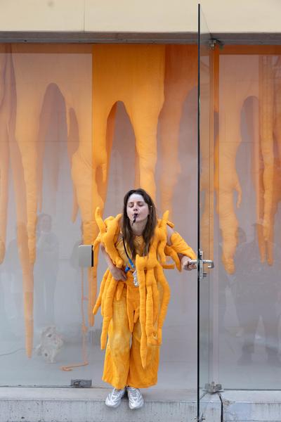 Stephanie Winter &amp; Salon Hybrid &quot;Roots Of Resistance – Fictions Of Survival&quot; (MQ Art Box, 14.5.2025) Foto: eSeL.at - Lorenz Seidler