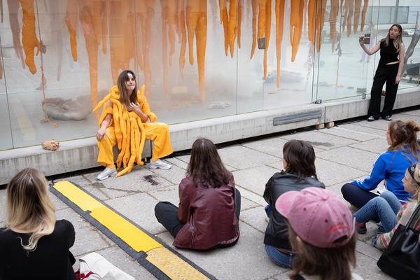 Stephanie Winter &amp; Salon Hybrid &quot;Roots Of Resistance – Fictions Of Survival&quot; (MQ Art Box, 14.5.2025) Foto: eSeL.at - Lorenz Seidler