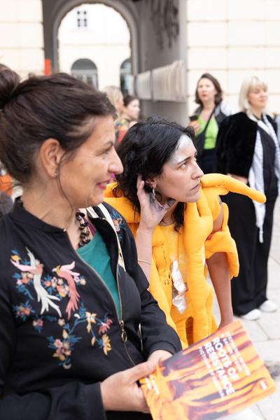 Stephanie Winter &amp; Salon Hybrid &quot;Roots Of Resistance – Fictions Of Survival&quot; (MQ Art Box, 14.5.2025) Foto: eSeL.at - Lorenz Seidler