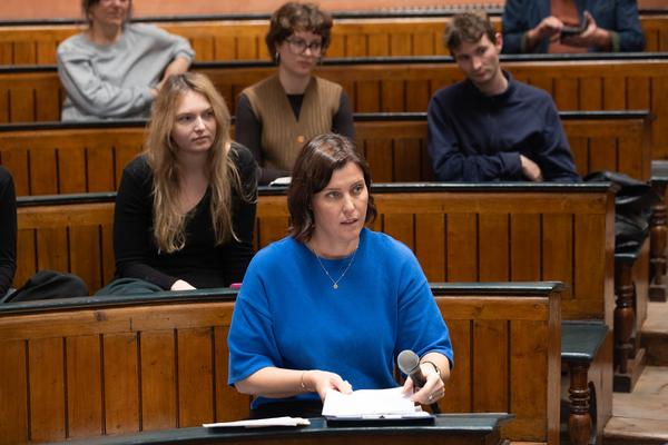 Salon Futur: &quot;From Burnout to Siesta&quot;  (Anatomiesaal Akademie, 10.11.2025) Foto: eSeL.at - Lorenz Seidler